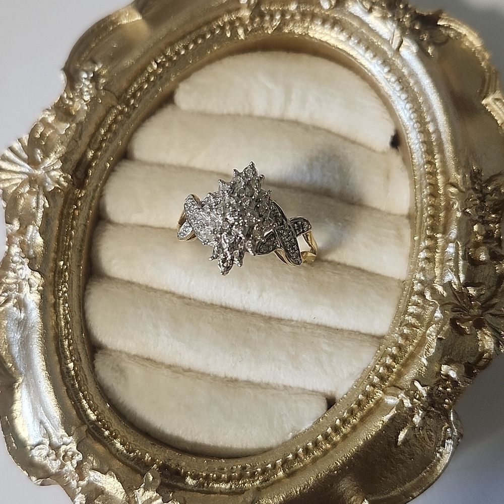 10K Gold Diamond Ring Size 10